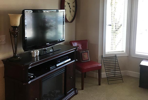 SapphireConsulting-Before-John'sLandingTownhome-FamilyRoom2